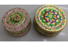 Meenakari dabbi